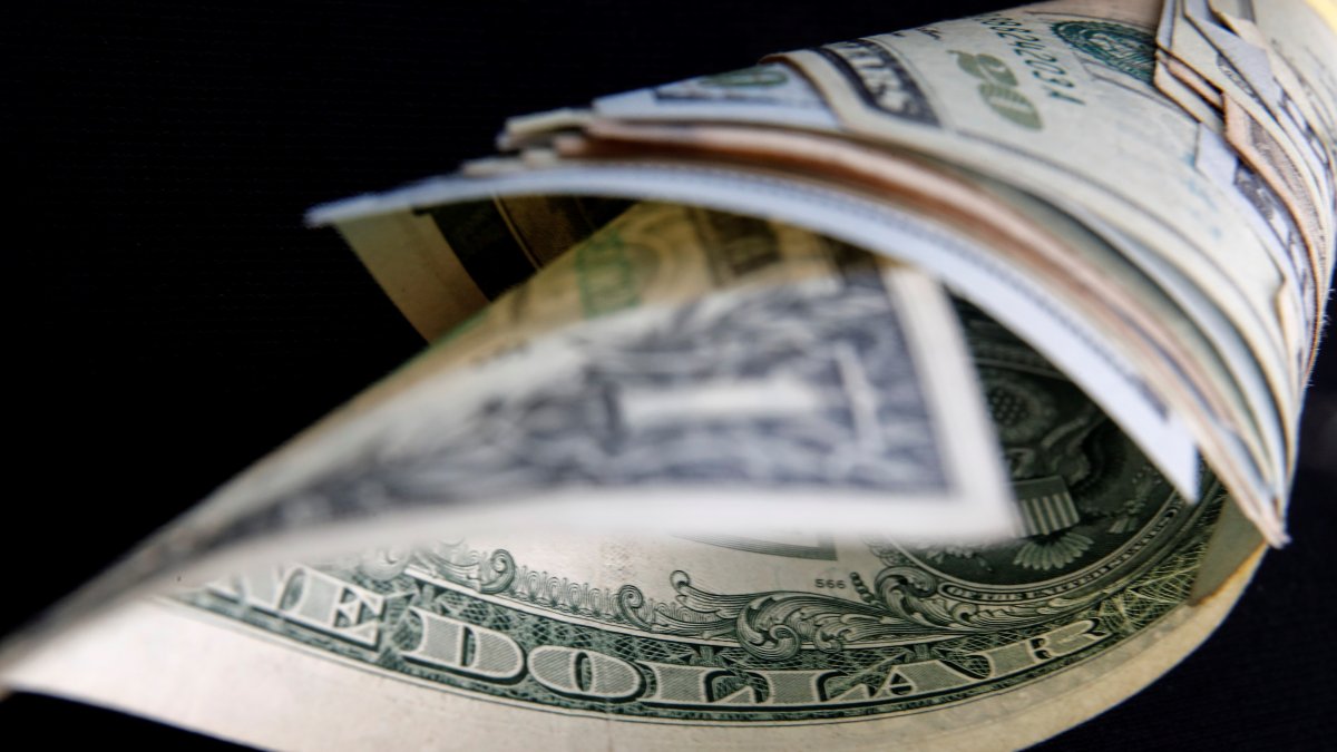 Vista de billetes de dólares, en una fotografía de archivo