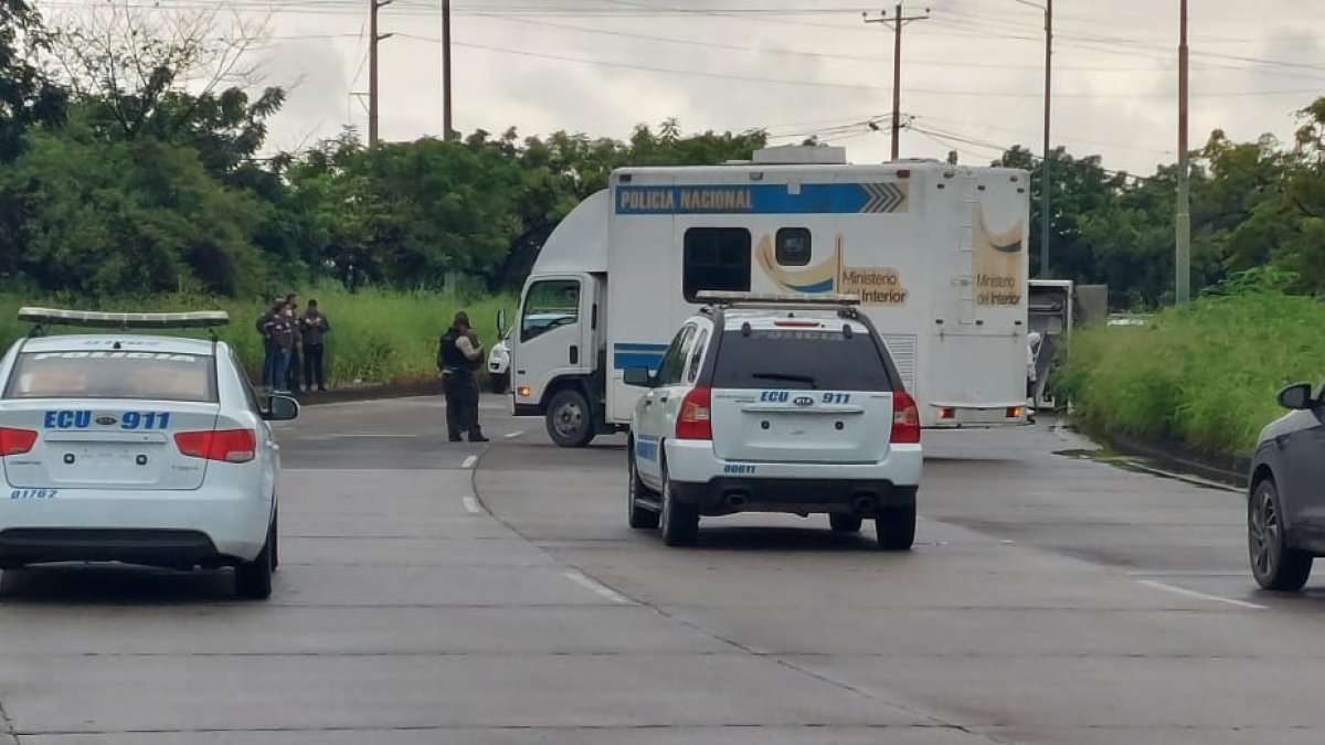 Encuentran cadáver en la Av. del Parque, cerca  Parque Samanes,  salida a la Autopista