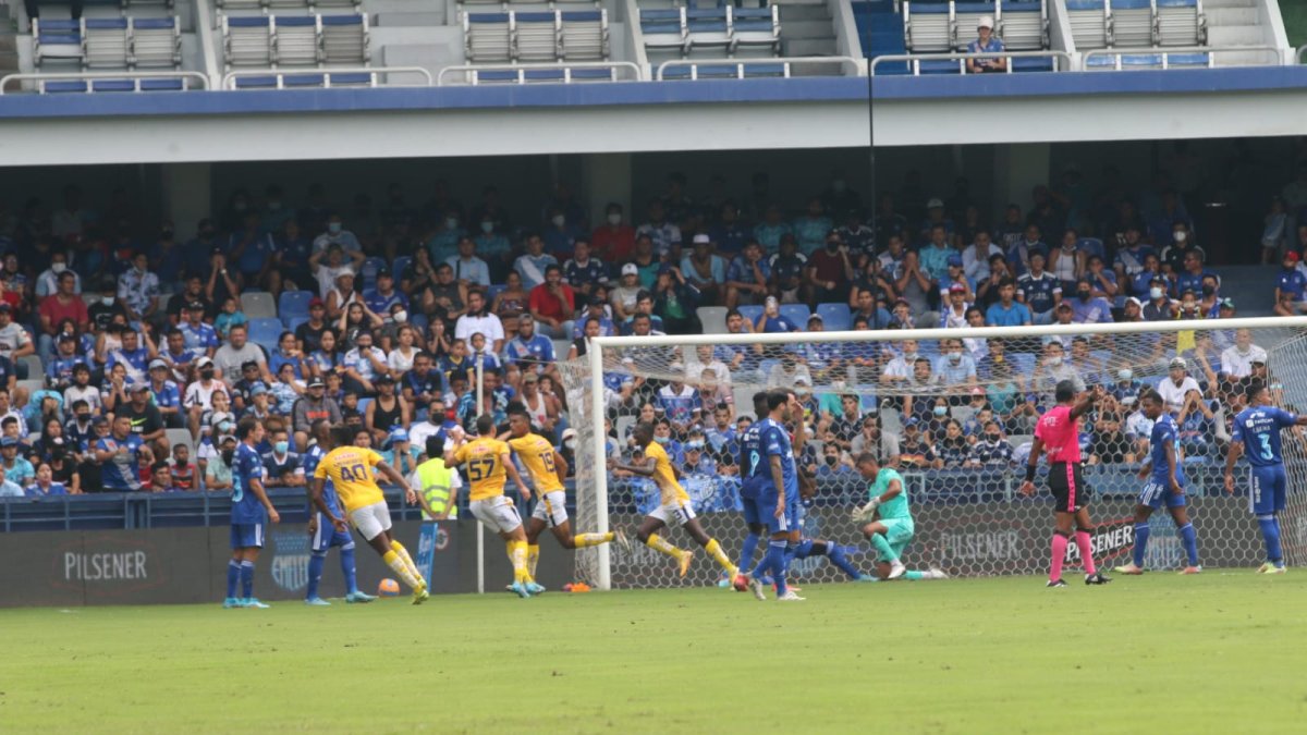 Alman anotó el gol con el que el Delfín gana a Emelec en el primer tiempo.