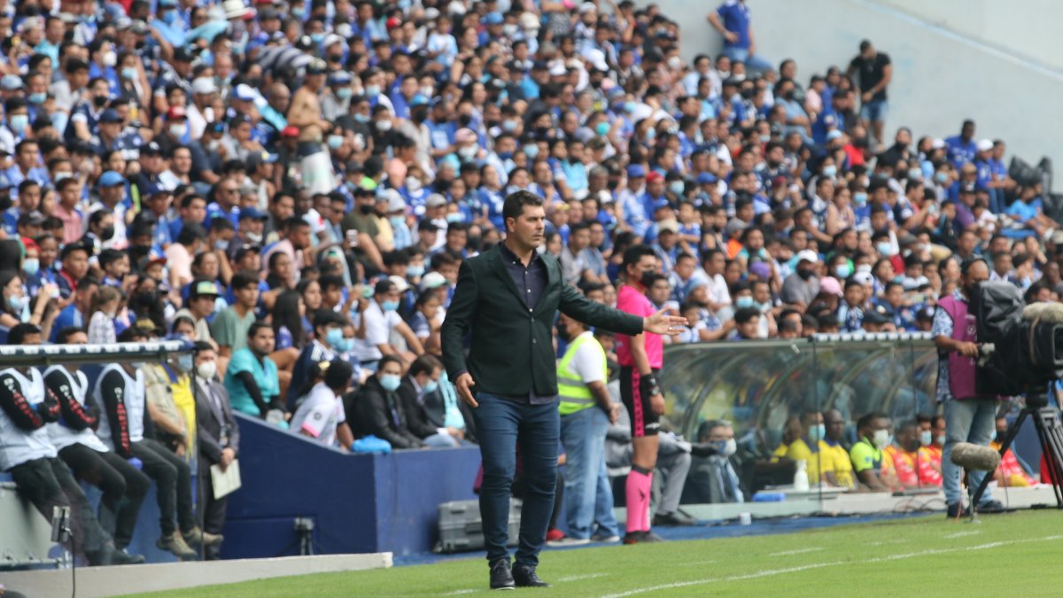 Ismael Rescalvo asegura que el equipo tiene la capacidad para sacudirse de este momento y salir adelante