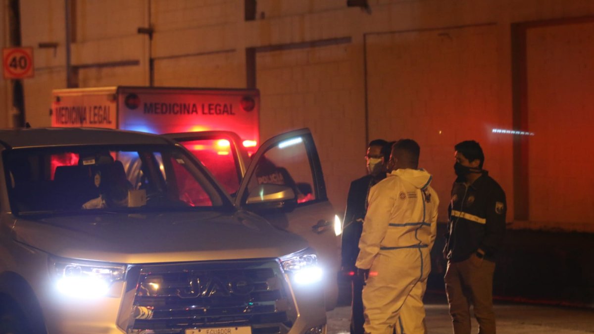 Al sitio llegaron unidades policiales para indagar este hecho violento
