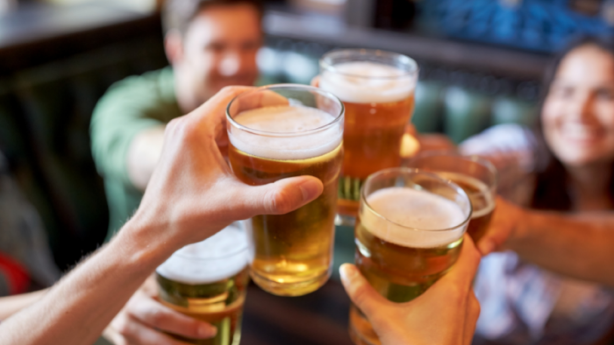 Se puede beber, comer, bailar y hasta se presentan bandas musicales