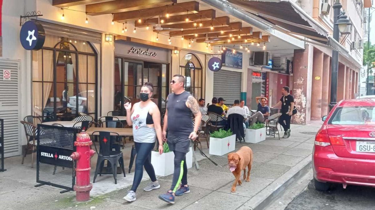La cafetería. Está ubicada en las calles Pichincha 405 e Illingworth.