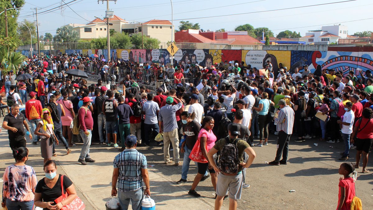 Cada vez son más las madres que emprenden a lograr el ‘sueño americano’ con sus hijas pequeñas. Juan Manuel Blanco /