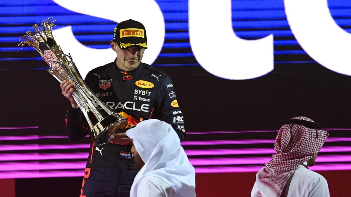 Verstappen en el podio.