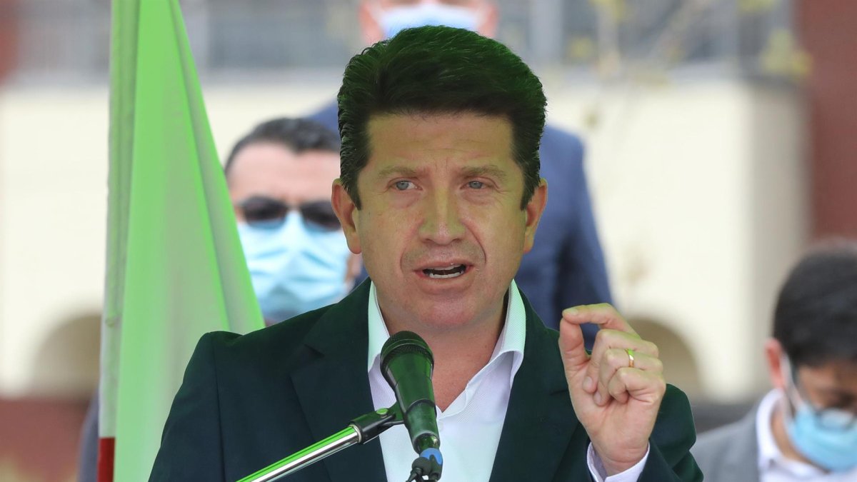Fotografía de archivo en la que se registró al ministro de Defensa de Colombia, Diego Molano, quien dijo en redes sociales que el Comando de Atención Inmediata (CAI) de la Policía del barrio Arborizadora Alta fue atacado dejando 