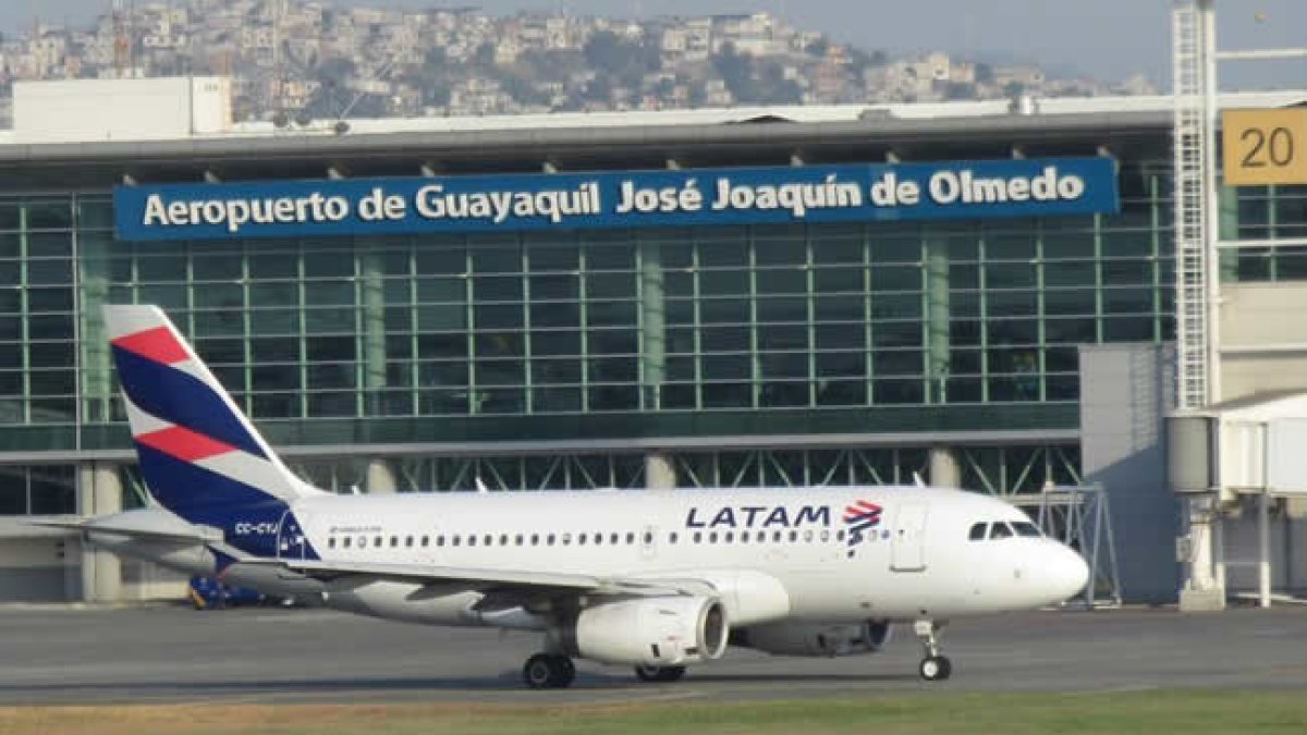 Las aerolíneas comienzan a retomar rutas que dejaron debido a la pandemia de COVID-19.