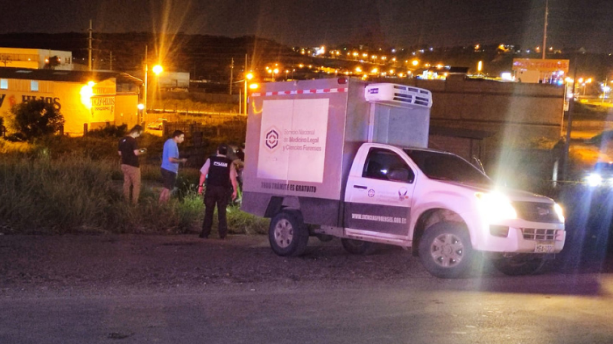 La Policía Nacional y sus unidades especializadas de Criminalística y DINASED llegaron al sitio para tomar procedimiento