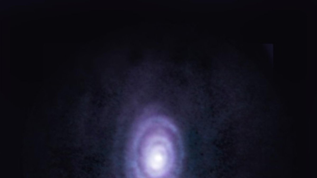 Imagen de la estrella V Hya, en la que se pueden ver los seis anillos.