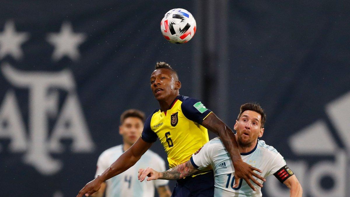 Pervis Estupiñán fue uno de los mejores jugadores de la última fecha eliminatoria, según las votaciones en la Conmebol