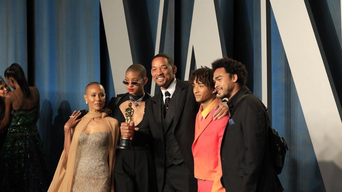 (L-R) Jada Pinkett-Smith, Willow Smith, Will Smith, Jaden Smith, Trey Smith.