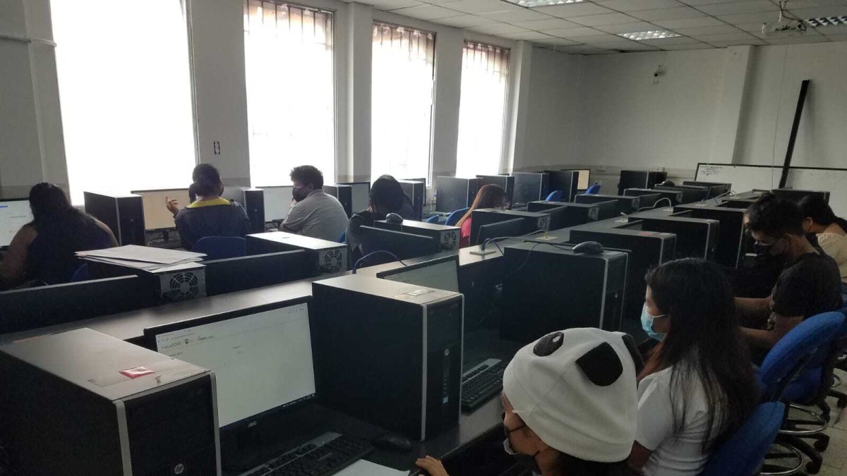 Estaban inscritos 327.076 personas para dar la prueba a nivel nacional.