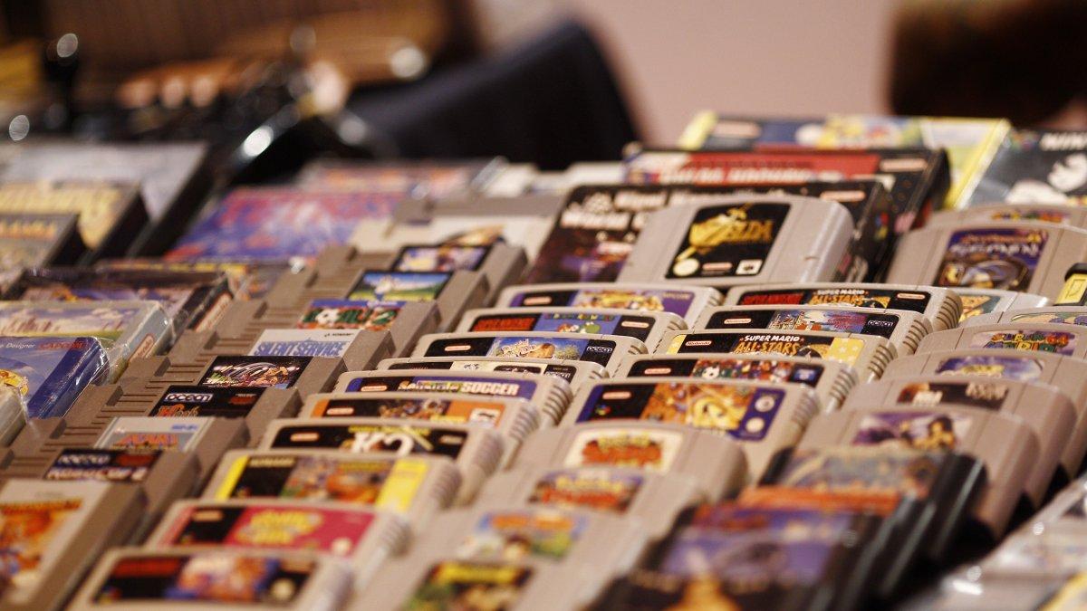 Videojuegos, consolas, realidad virtual, Madrid Games Week 2015, cartuchos retro Super Nintendo Nes