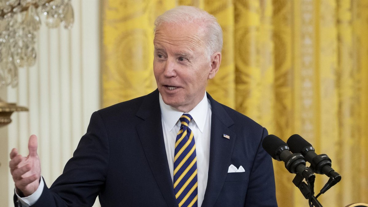 El presidente de Estados Unidos, Joe Biden, habla durante una rueda de prensa conjunta con el primer ministro de Singapur, Lee Hsien Loong (fuera de cuadro, en Washington, este 29 de marzo de 2022.