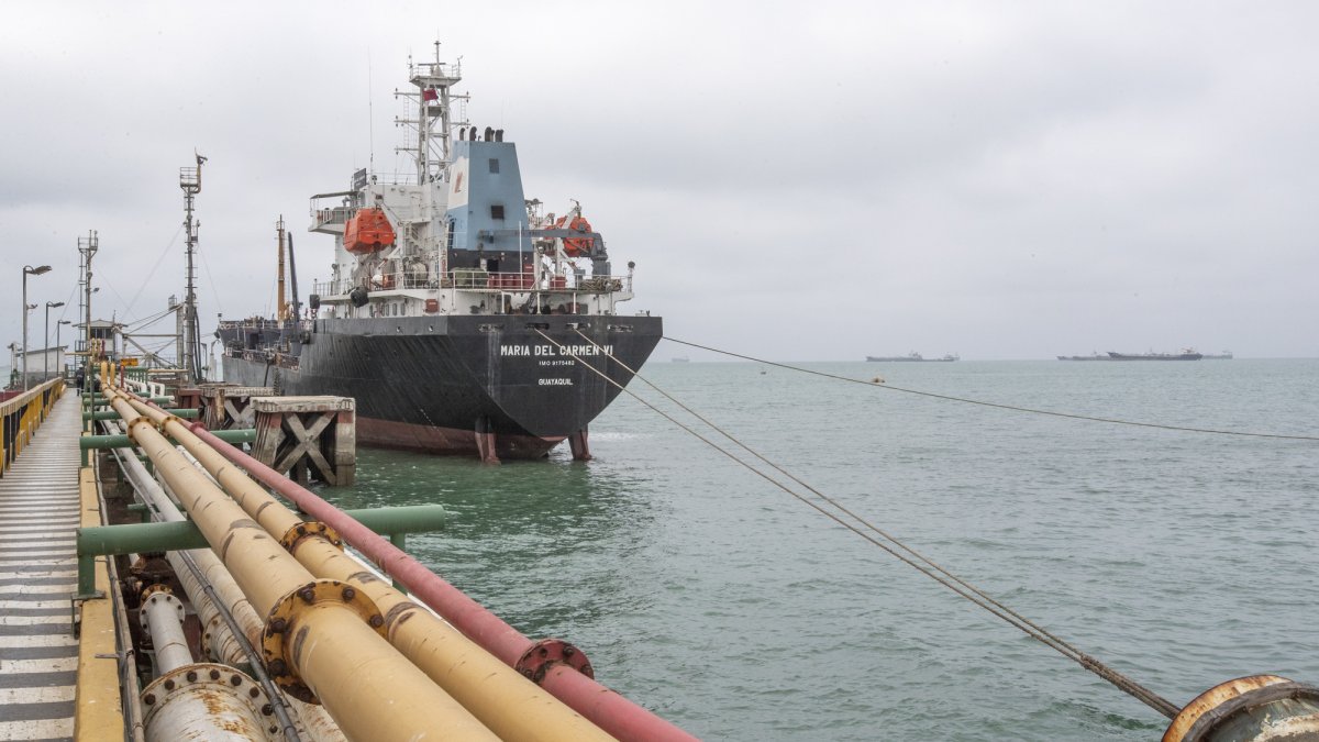 Petroecuador. Los contratos de preventa están envueltos en medio de denuncias del pago de millonarios sobornos.