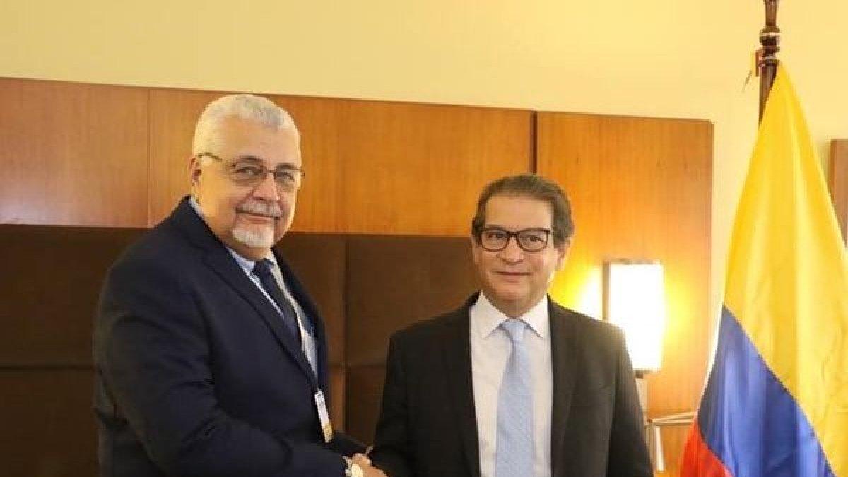 Pedro Álava, ministro de Agricultura y Ganadería, con su par colombiano, Rodolfo Zea Navarro.