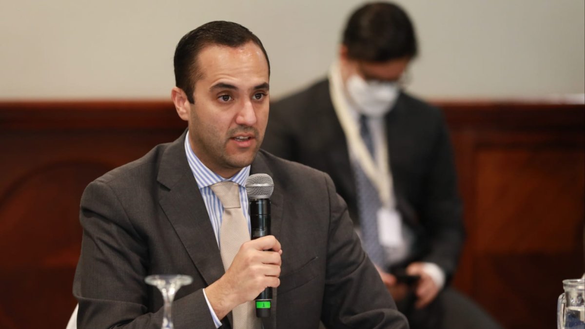 Juan Carlos Holguín viajará la noche de este jueves a EE.UU.