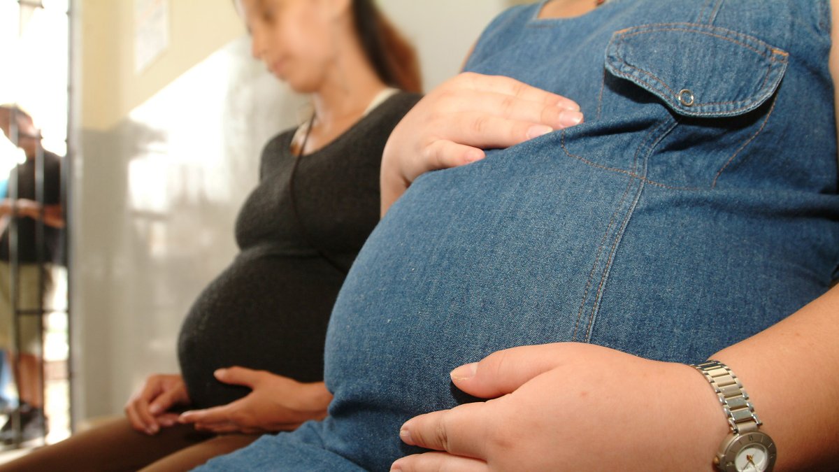 Las principales causas de este problema son la falta de educación y atención sexual y reproductiva.