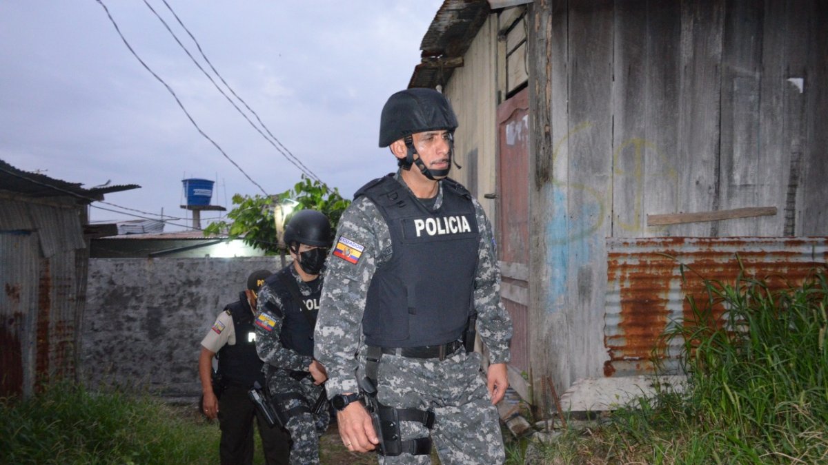 Más de 30 casas ubicadas en el sector fueron allanadas durante el operativo, que inició desde la madrugada de este jueves.
