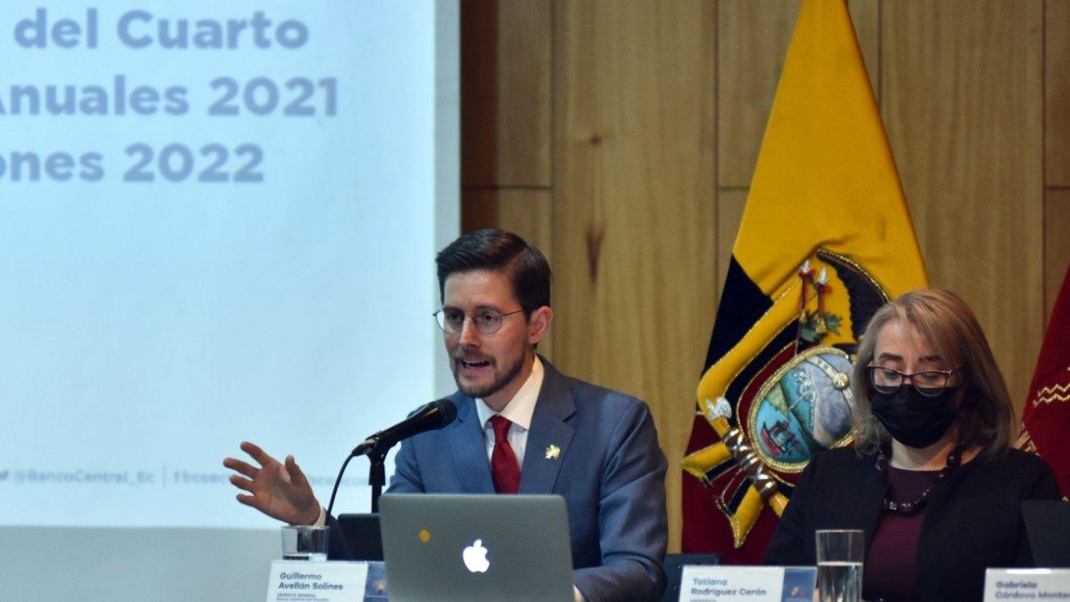 El gerente del BCE, Guillermo Avellán y Tatiana Rodriguez, presidenta de la Junta de Política y Regulación Monetaria.