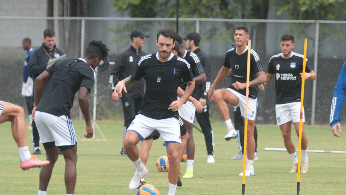 Sebastián Rodríguez, volante de Emelec, será titular frente al cuadro azucena.