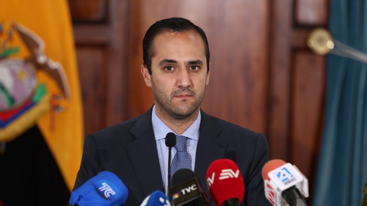 Fotografía de archivo del ministro de Relaciones Exteriores de Ecuador, Juan Carlos Holguín.