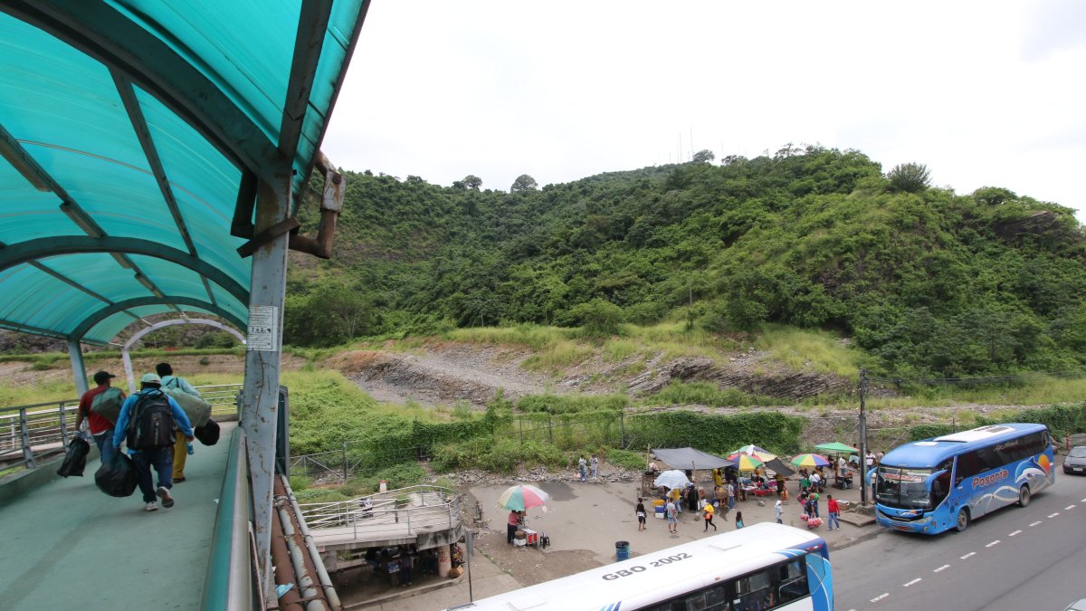 Panorama. Este es el escenario actual de la zona donde se prevé levantar la terminal satélite municipal costa, en la vía Perimetral, cerca de Los Ceibos.