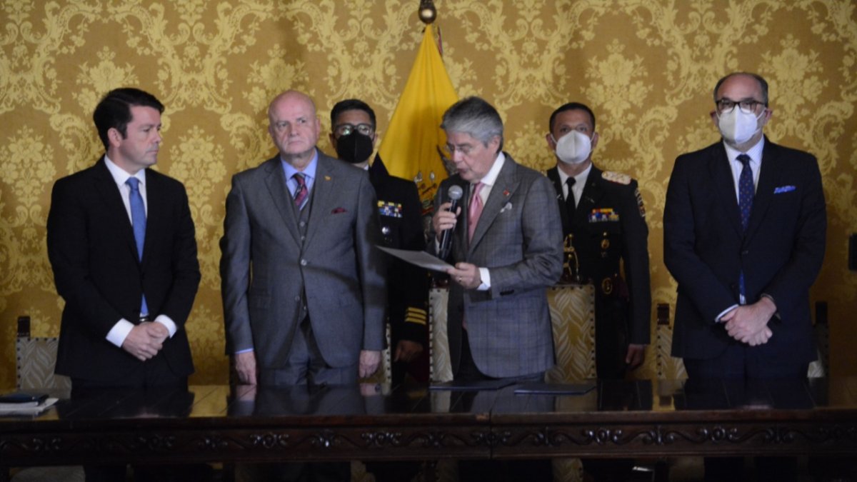 El ‘retro’ que dio Lasso provocó cambios en el gabinete. Alexandra Vela dejó el Ministerio de Gobierno y fue reemplazada por Francisco Jiménez.