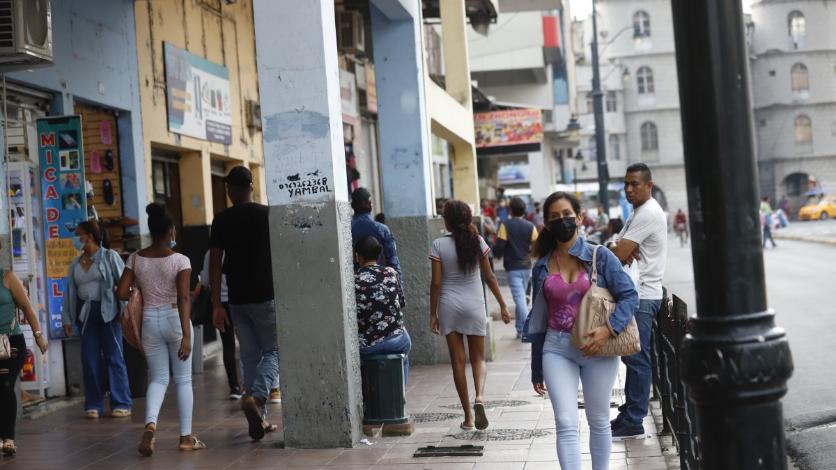Escenario. En los corredores comerciales no se apreció, por algunas horas, vigilancia de las camionetas.