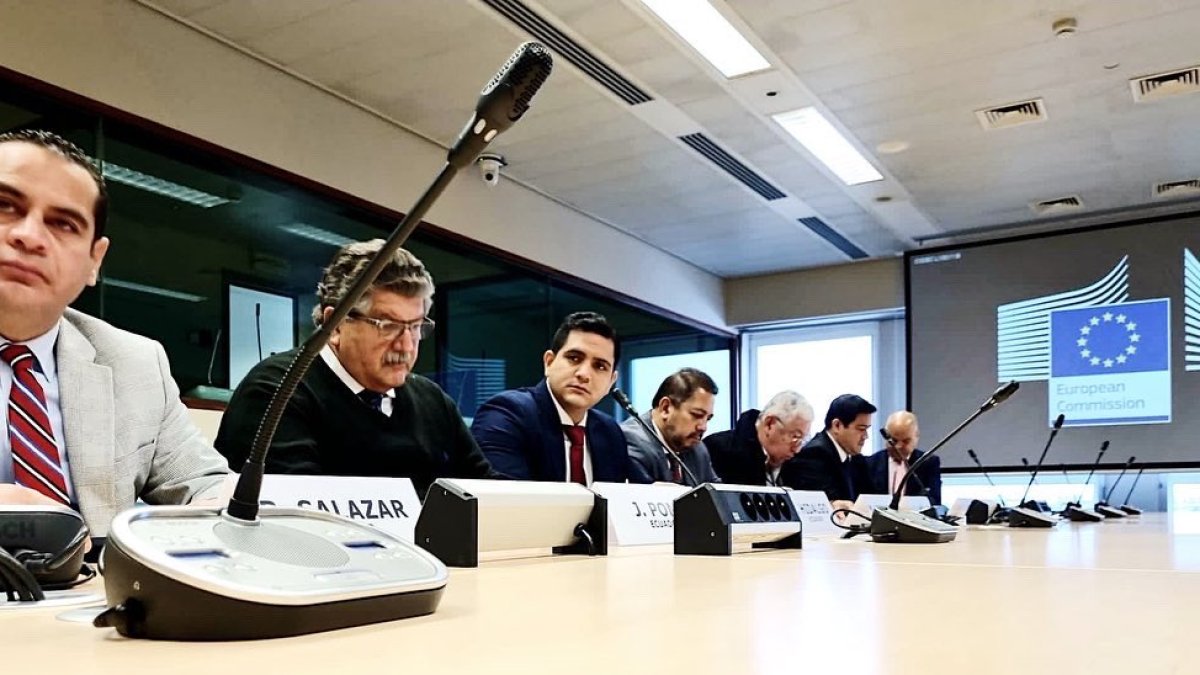 Bruselas. Una comitiva viajó a Europa con el fin de solucionar una crisis de precios.