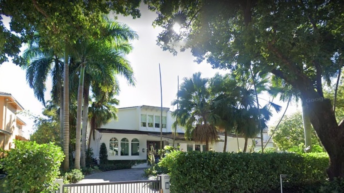 Miami. En Coral Gables, el excontralor Carlos Pólit adquirió esta casa y la puso a nombre de una empresa.