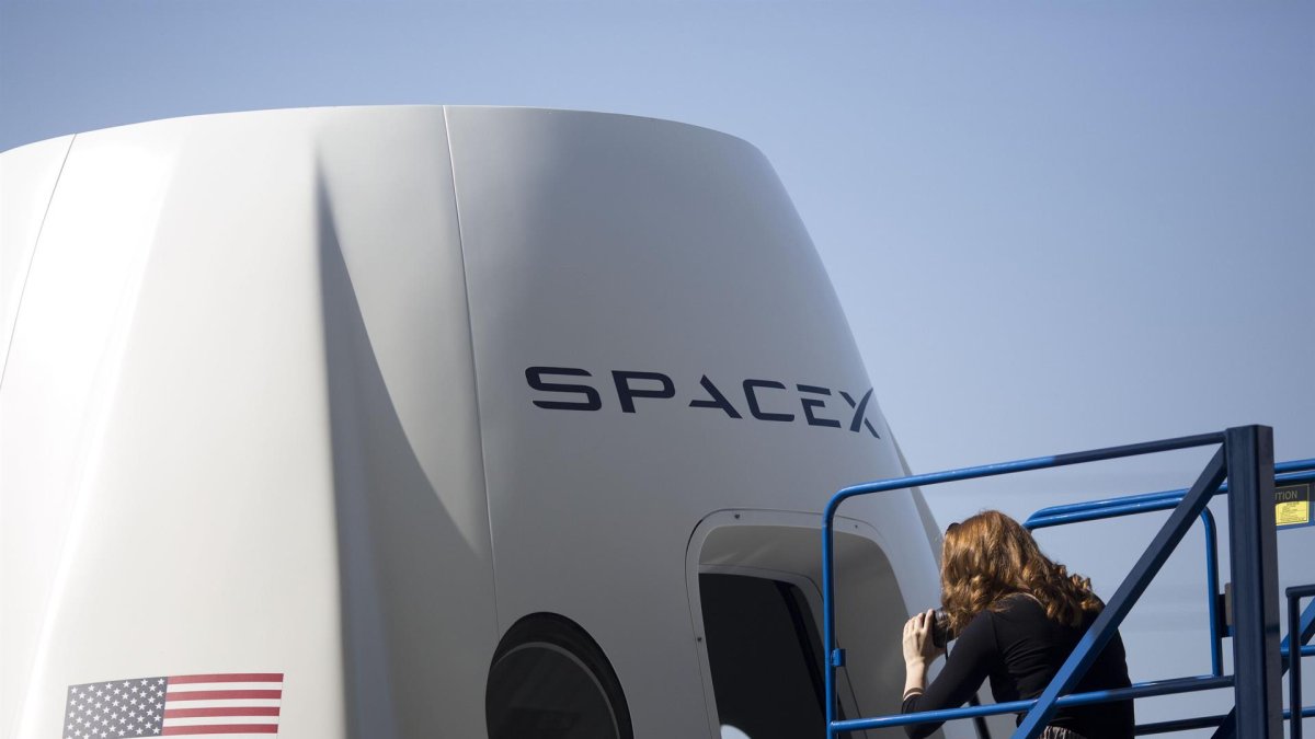 La misión Ax-1 enviará una tripulación de cuatro civiles a la EEI a bordo de una cápsula Dragon de SpaceX desde el Centro Espacial Kennedy.