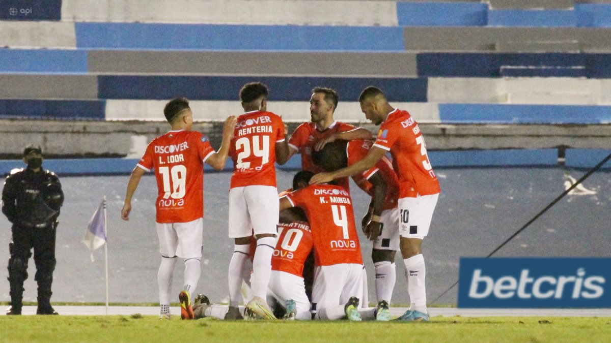 En el estadio Alberto Spencer, Nueve de Octubre enfrentan a Universidad CatÃ³lica en partido por la fecha #7 del campeonato nacional LigaPro Betcris 2022.