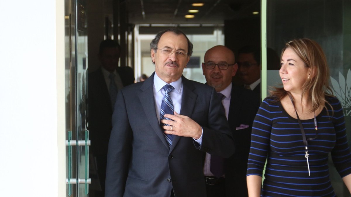 Caso. Pólit dice que no fugará; pide grillete electrónico y arresto en casa.