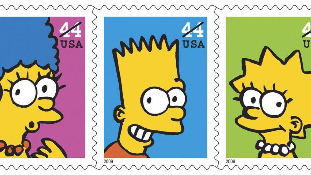 Imagen cedida por el Servicio Postal de Estados Unidos de una estampilla de la familia Simpson, en una imagen de archivo.