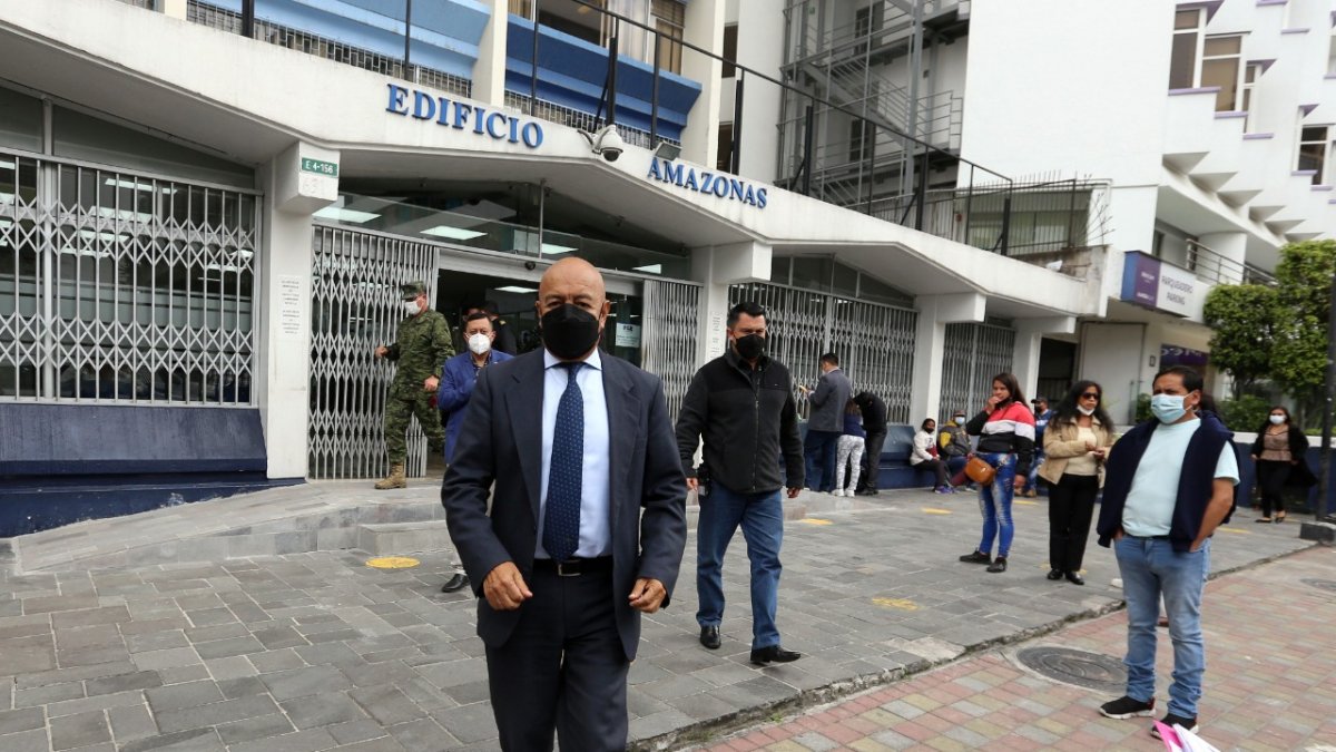 El ministro de Defensa, Luis Hernández, anunció que se procesará a los militares inmersos en casos de corrupción.