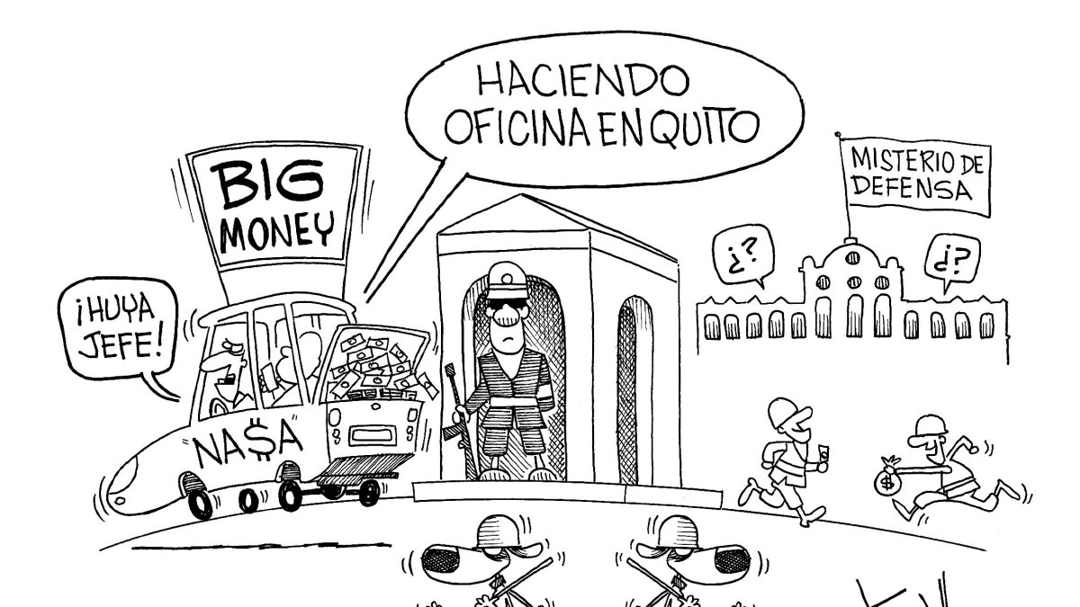 Entra con carro robado, armado, con dinero ilícito y logra huir