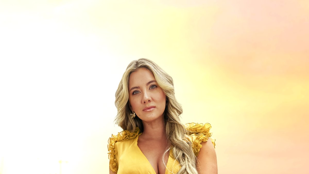 Daniella es imagen del nuevo perfume de Yanbal