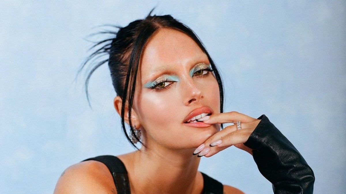 Oriana presenta su primer sencillo de este 2022 titulado Error.