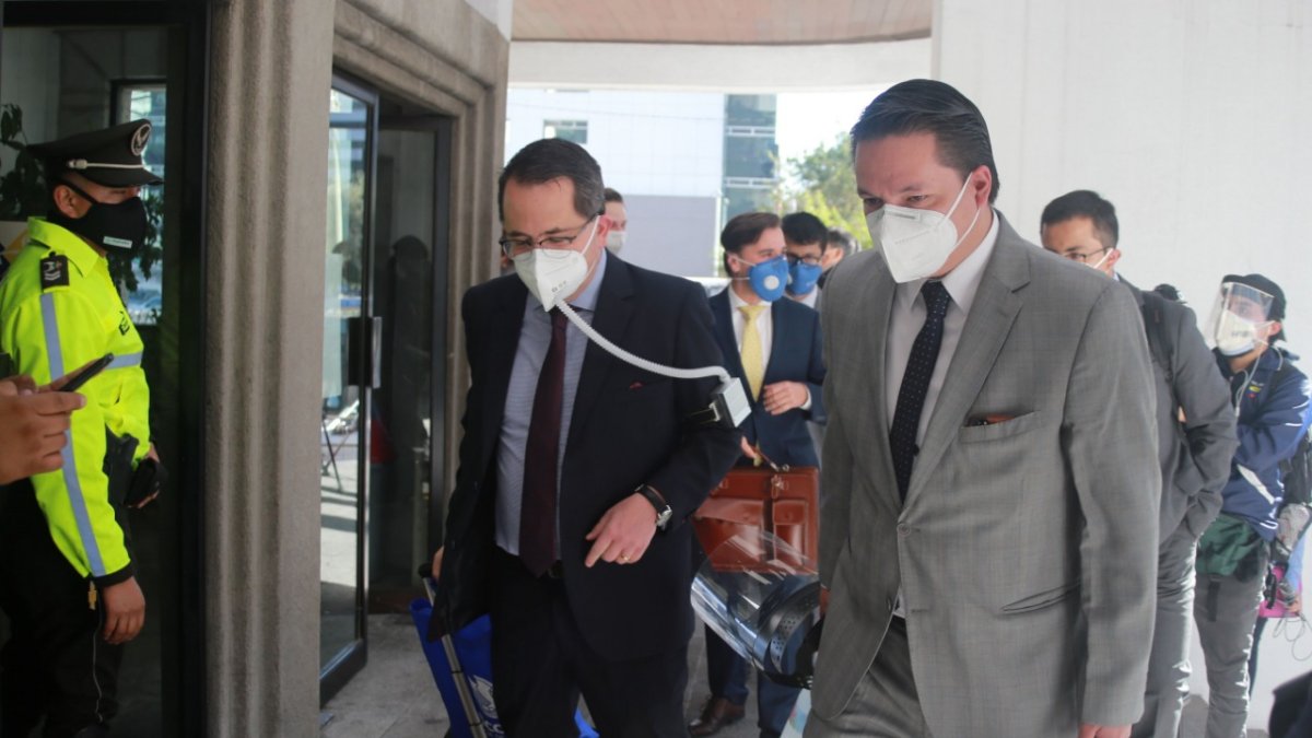 Diligencia. Defensores de los procesados en el caso Sobornos durante una de las audiencias en la Corte.