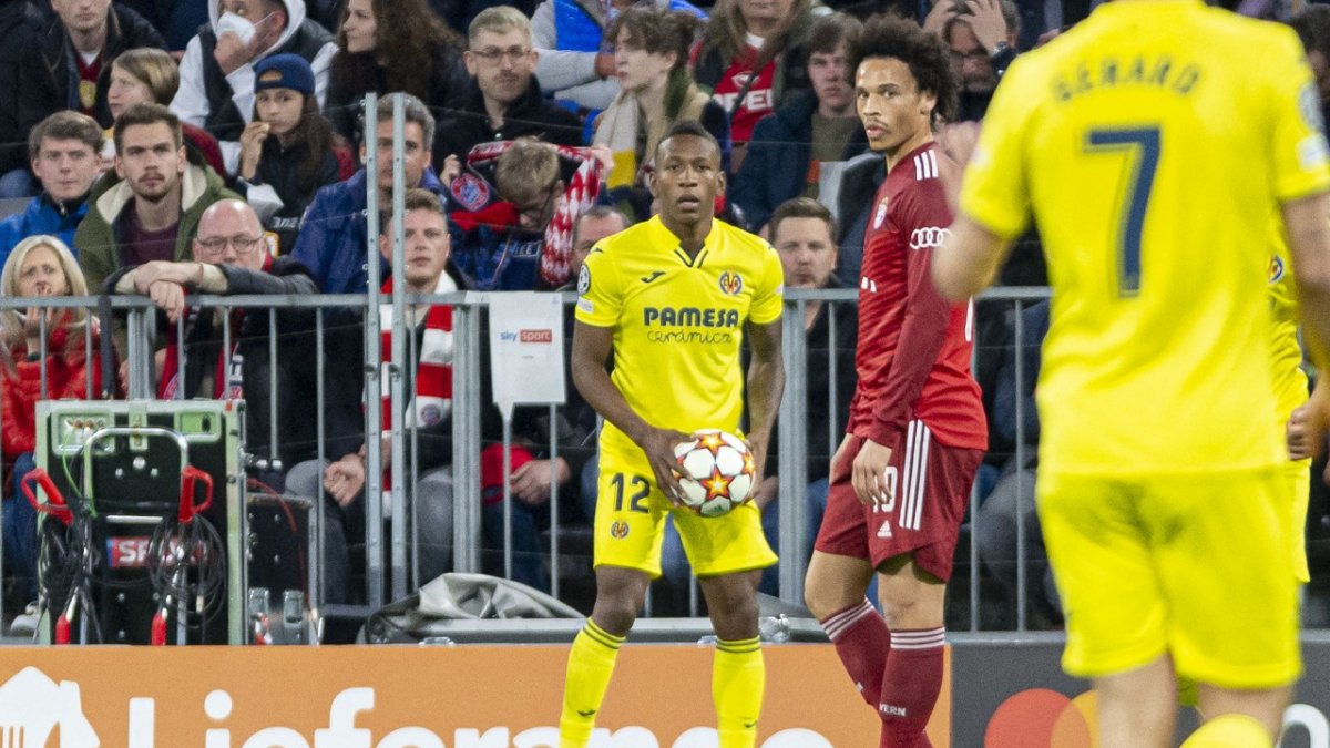 El ecuatoriano Pervis Estupiñán tuvo difíciles duelos ante el Bayern de Múnich.