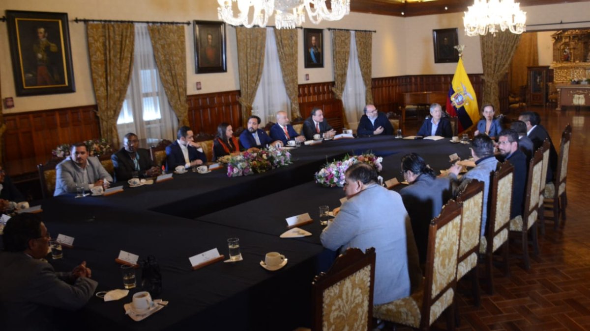 Al inicio de la cita primó un buen ambiente entre el Gobierno y los dirigentes. Las tensiones vinieron luego, con las noticias que dio el mandatario.