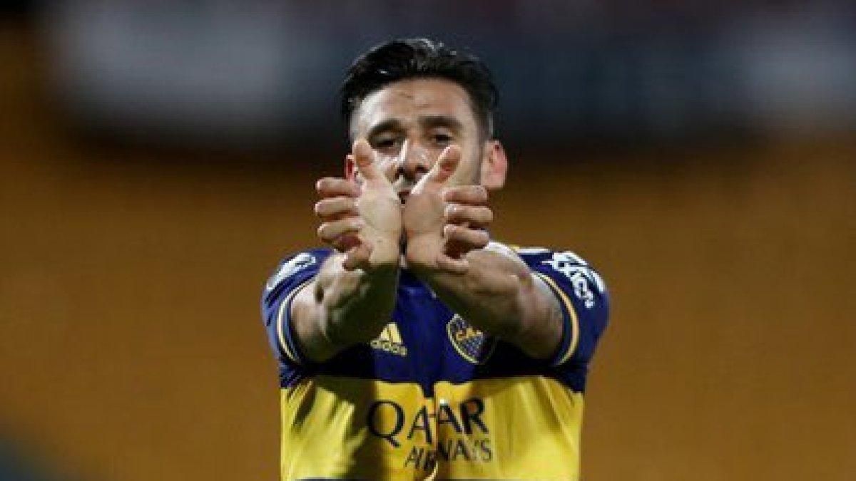 El Toto Salvio, ofensivo de Boca Juniors, es acusado de atropellar a su exesposa.