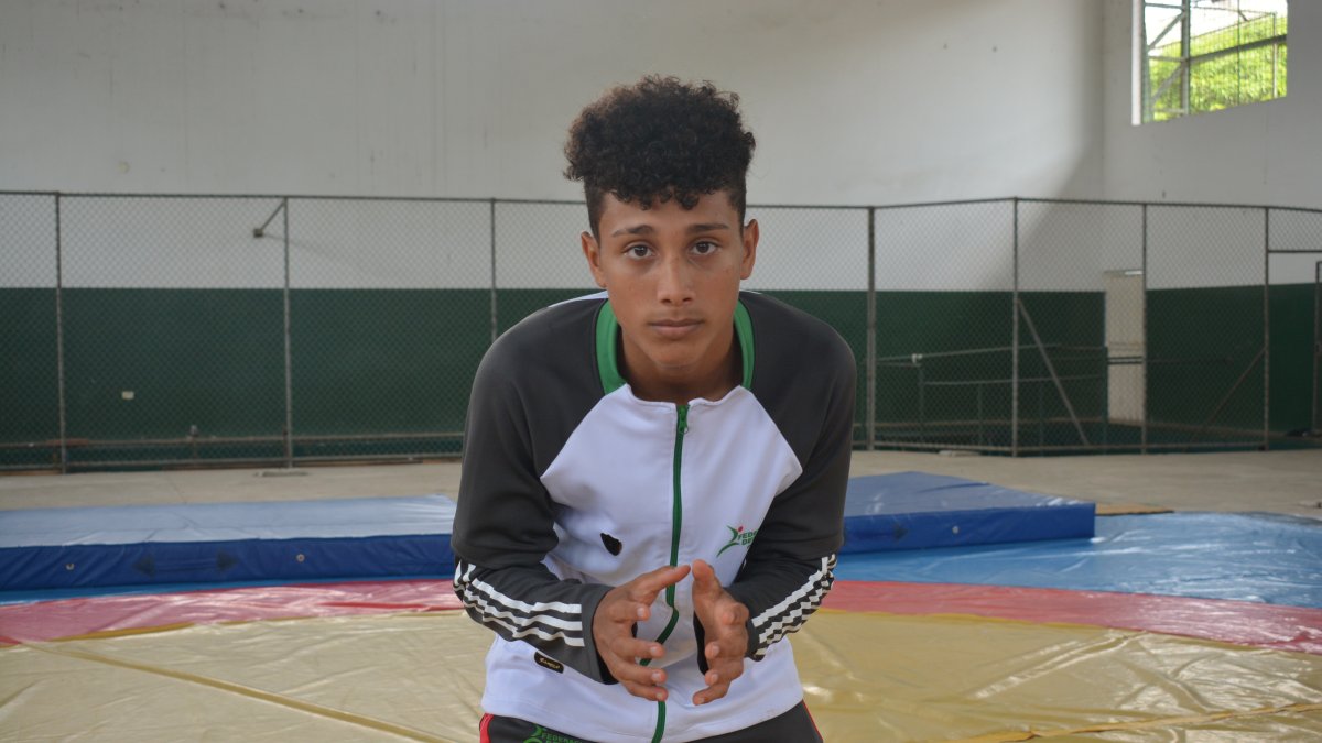 Clismann Carracedo, luchador manabita, es un deportista que ha conseguido medallas desde las categorías menores.
