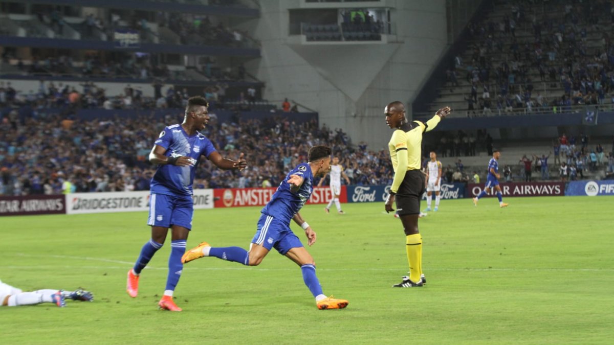 Rojas marcó el empate para los locales.