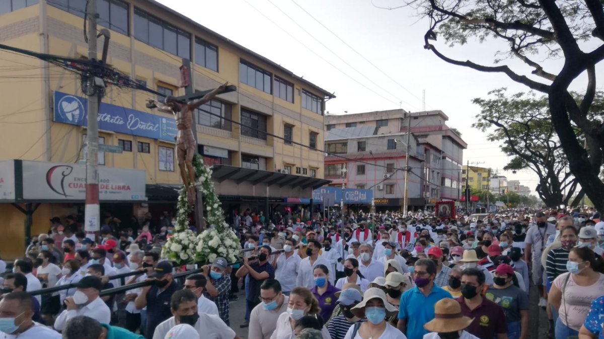 Procesión en La Alborada