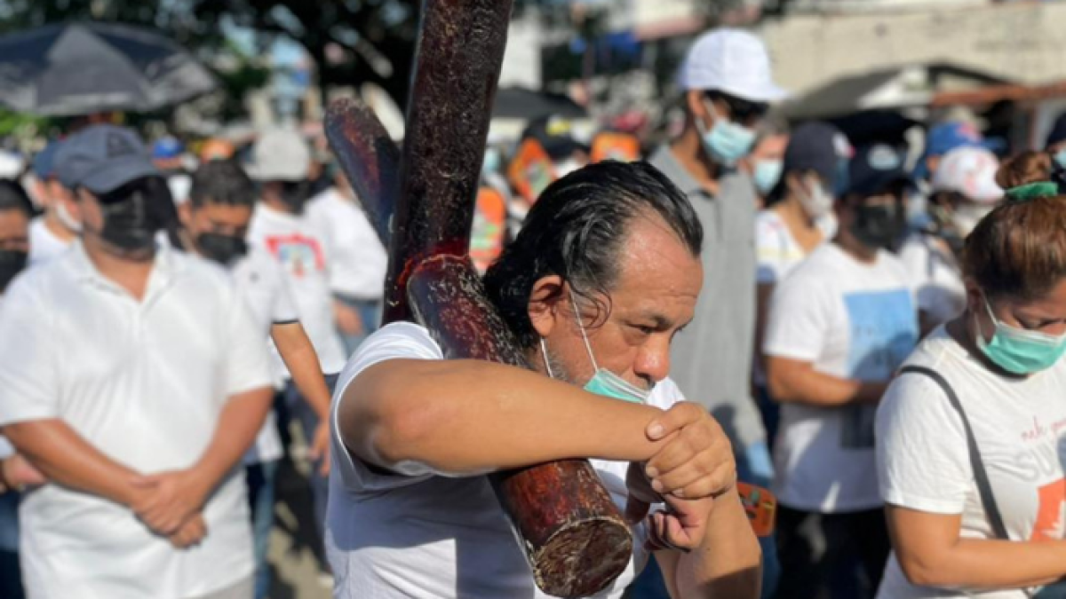 Cargar la cruz es el sacrificio más grande que pueden tener los creyentes.