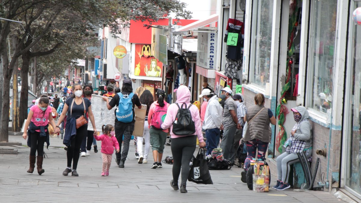 El 83% de ciudadanos considera que los precios de los productos de la canasta básica han subido en el último mes. 