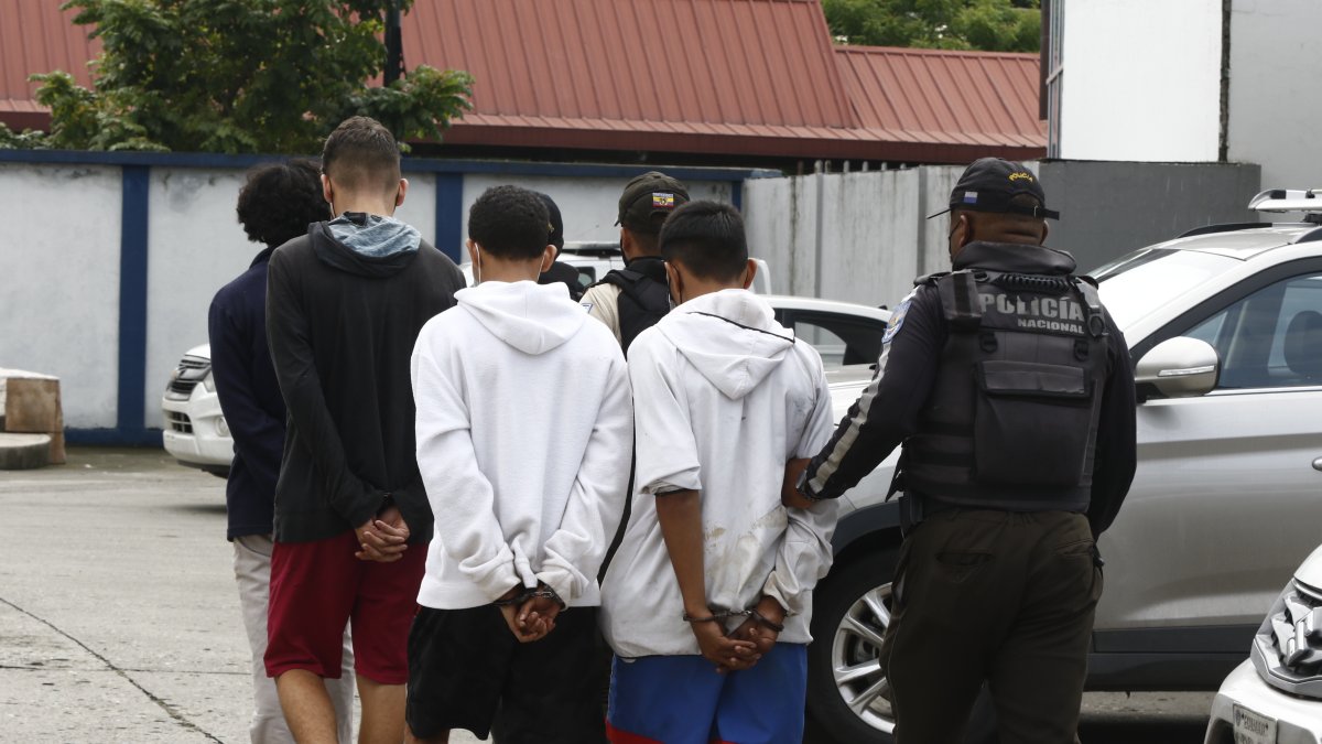 Aislados. La ley es benigna hasta en el trato a los adolescentes luego de ser sorprendidos por hechos delictivos. Son aislados, no detenidos.