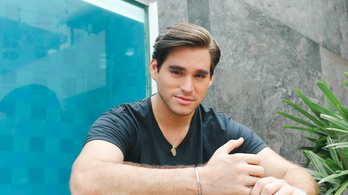 Felipe ha participado en producciones mexicanas como Fuego ardiente y Como dice el dicho.